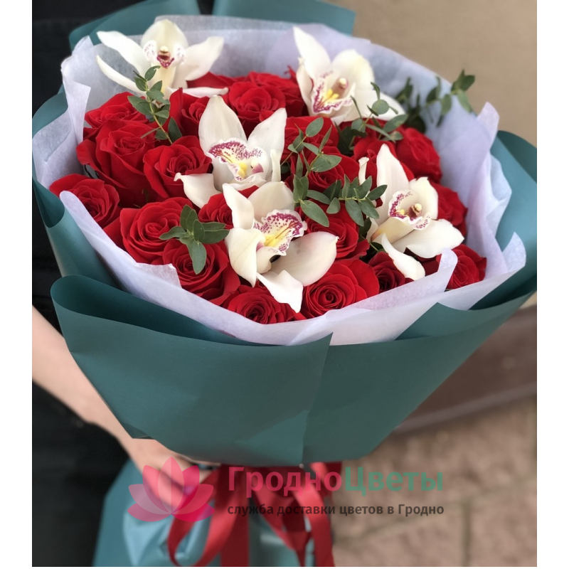 Букет розы с орхидеей